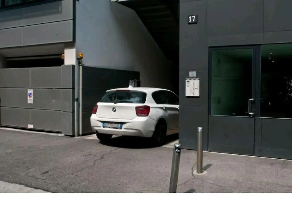 Appartamenti Vela Milano Centro Con Garage 0*, Milan Italy
