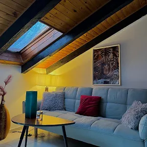 شقة Hosting Dreams Attics - Duomo, ميلان