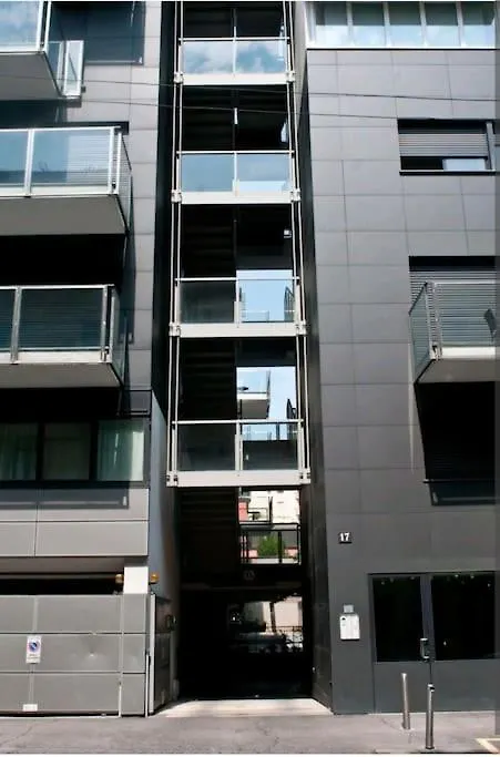Lägenhet Appartamenti Vela Milano Centro Con Garage